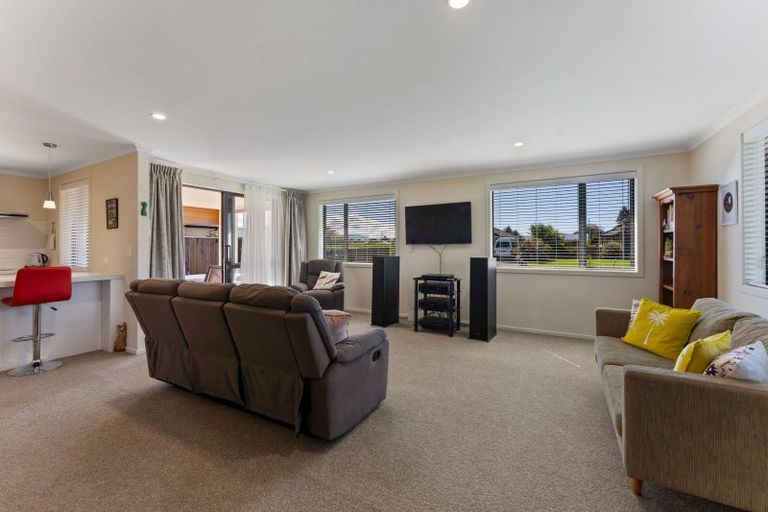 Photo of property in 3 Hereford Drive, Carterton, 5713