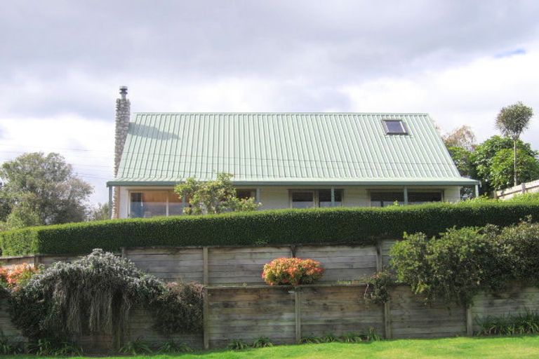 Photo of property in 38 Chesham Avenue, Waipahihi, Taupo, 3330