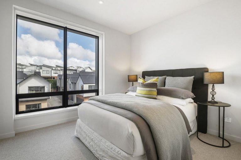 Photo of property in 7a Windlass Street, Long Bay, Auckland, 0630