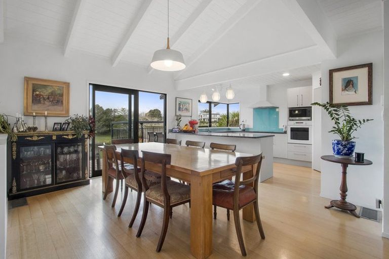 Photo of property in 52 Links View Drive, Omokoroa, 3114