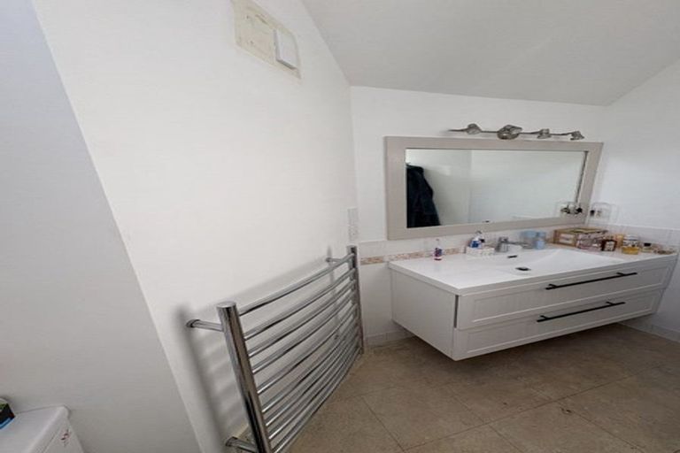 Photo of property in 16b Gemini Place, Kawaha Point, Rotorua, 3010