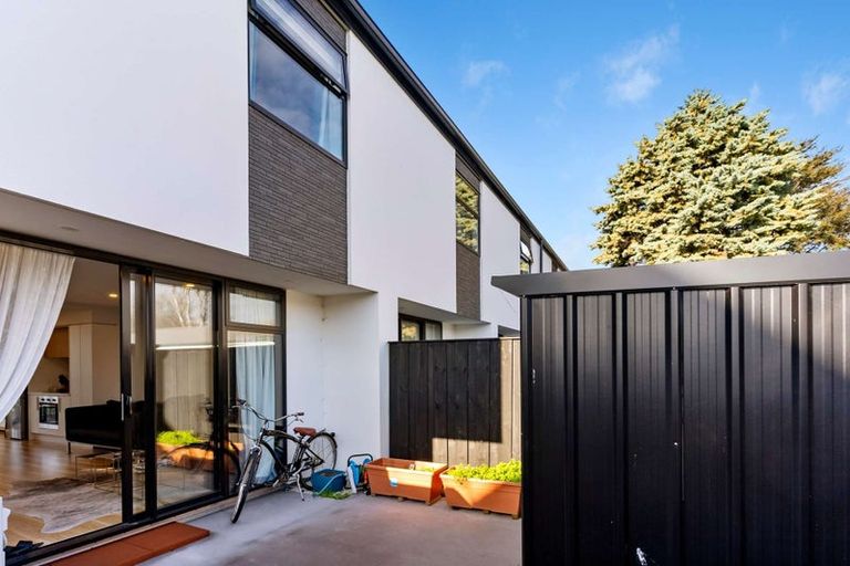 Photo of property in 1/8 New Brighton Road, Shirley, Christchurch, 8061