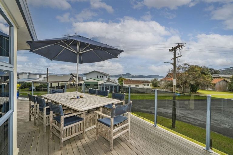 Photo of property in 1 Hardy Place, Cooks Beach, Whitianga, 3591