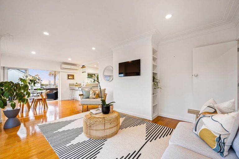 Photo of property in 4a Richards Avenue, Forrest Hill, Auckland, 0620