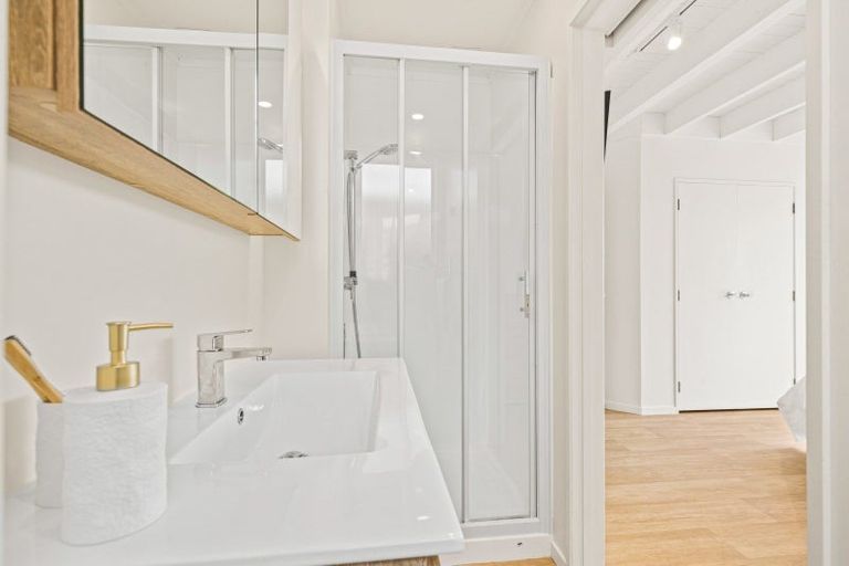 Photo of property in 19a Ruby Cove, Omaha, 0986