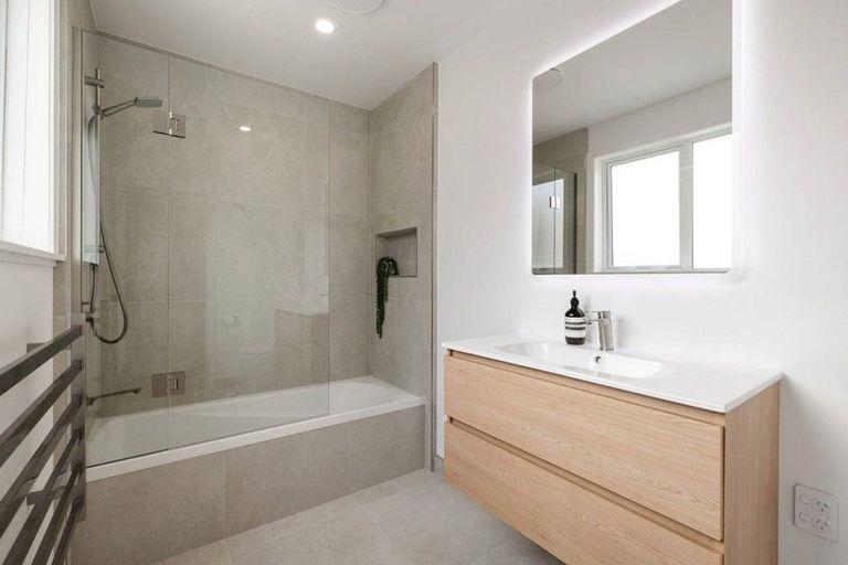 Photo of property in 16 Robinson Street, Cambridge, 3434