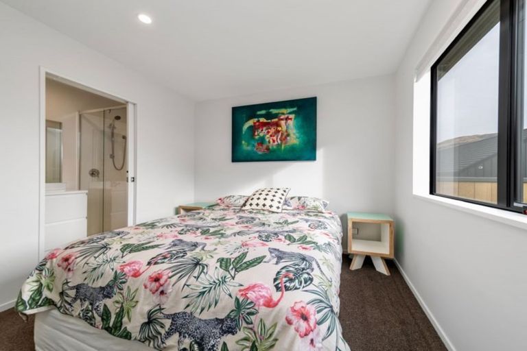 Photo of property in 19 Maize Street, Jacks Point, Queenstown, 9371