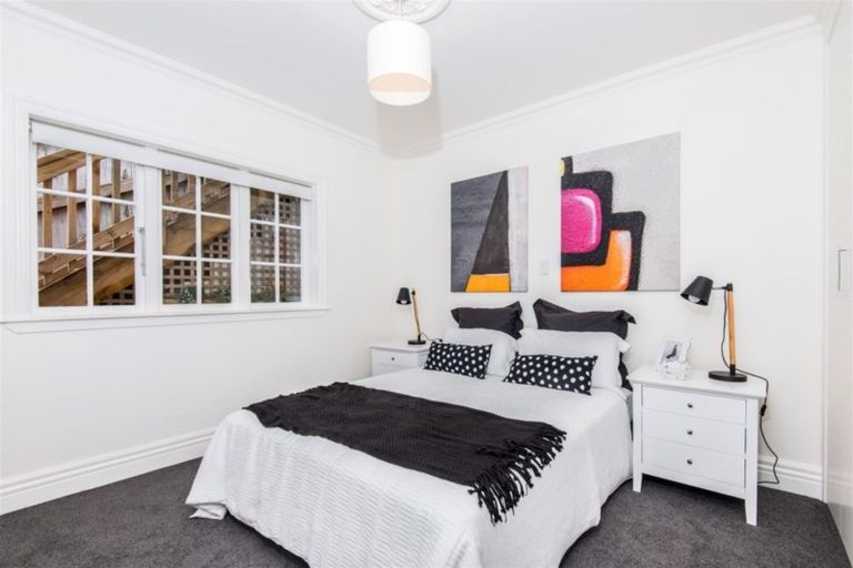Photo of property in 27 Princess Terrace, Newtown, Wellington, 6021