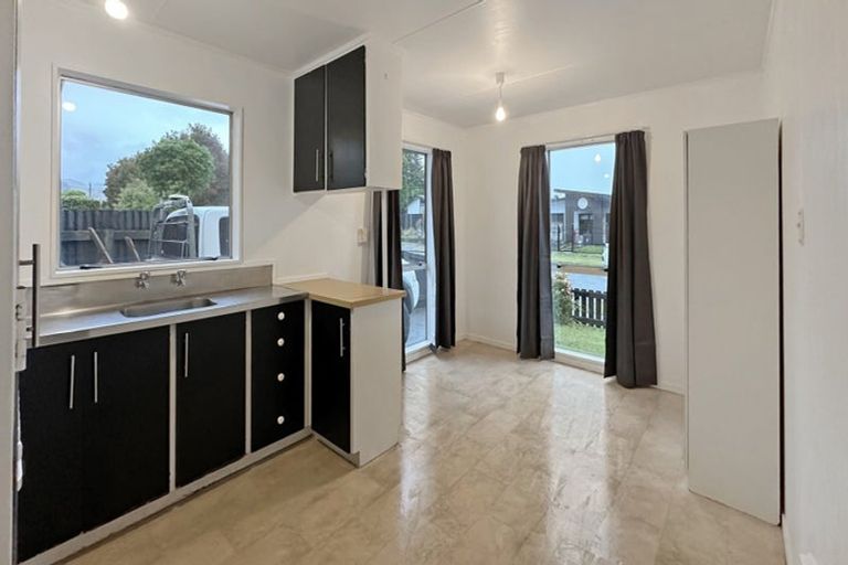 Photo of property in 65 Meadowvale Drive, Levin, 5510