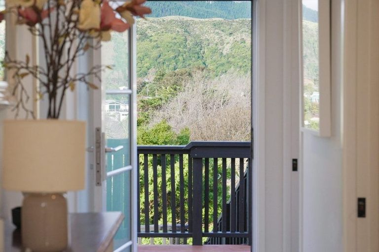 Photo of property in 67 Renown Road, Raumati South, Paraparaumu, 5032