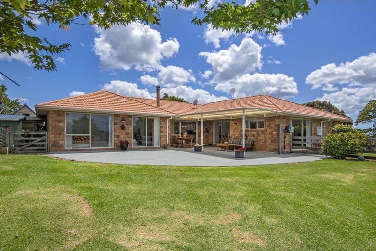 Photo of property in 121 Owhiwa Road, Parua Bay, Onerahi, 0192