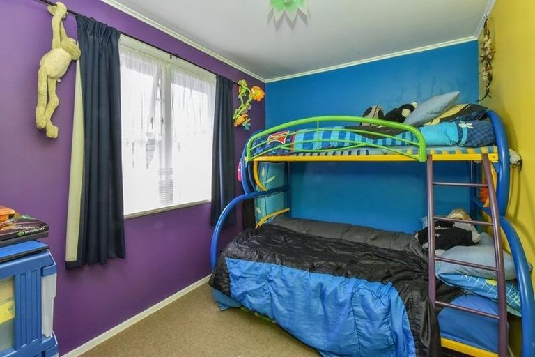 Photo of property in 4 Lyndon Place, Manurewa, Auckland, 2102