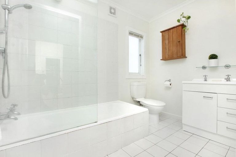 Photo of property in 9 Watea Road, Sandringham, Auckland, 1025