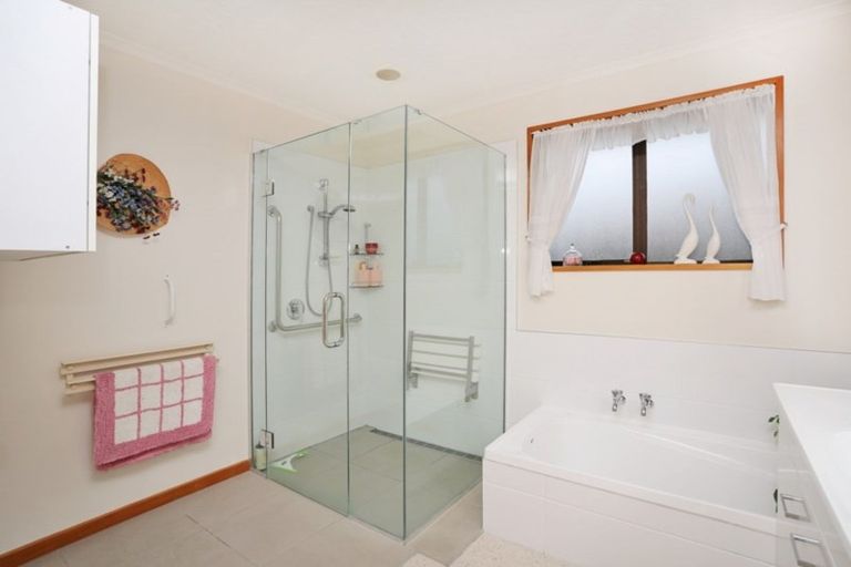 Photo of property in 35 Craig Street, Waikiwi, Invercargill, 9810