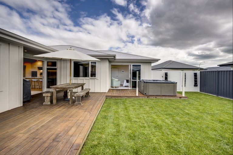 Photo of property in 12 Hikawera Drive, Frimley, Hastings, 4120