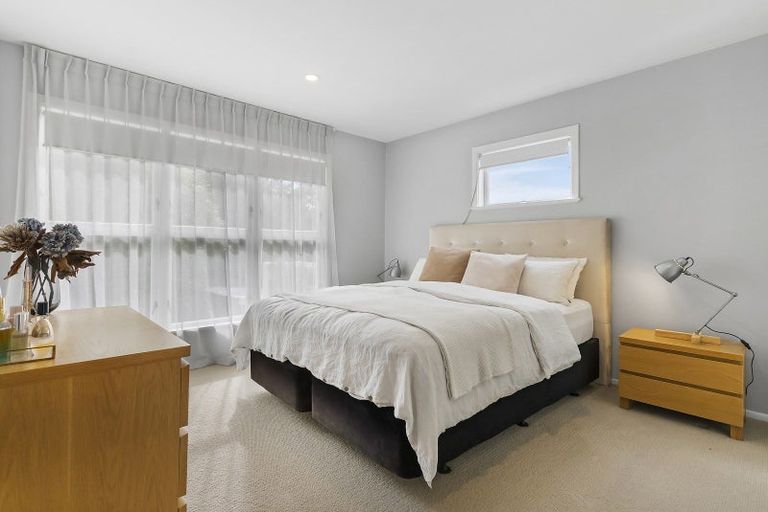 Photo of property in 1/60 Hillcrest Avenue, Hillcrest, Auckland, 0627