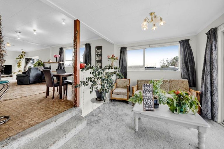 Photo of property in 52 Wallscourt Place, Normanby, Hawera, 4614