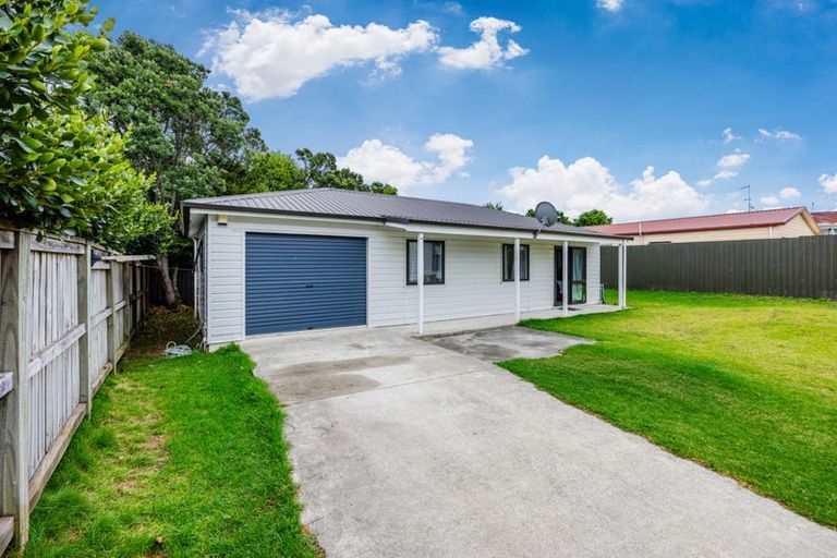 Photo of property in 15 Bedlington Avenue, Manurewa, Auckland, 2102