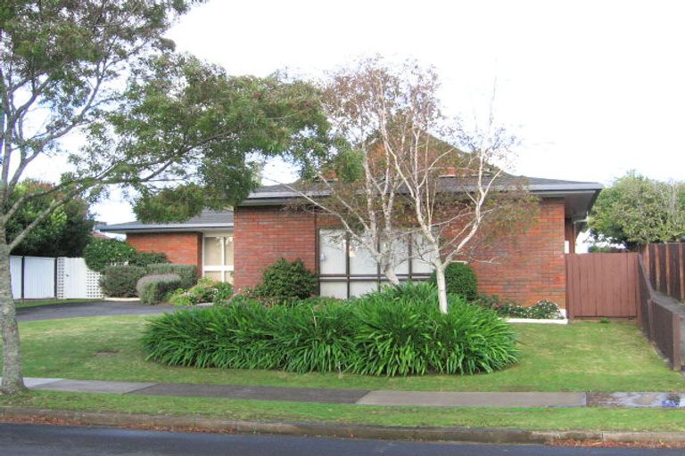 Photo of property in 22 Raddock Place, Farm Cove, Auckland, 2012