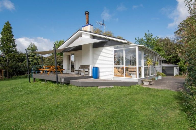 Photo of property in 27 Waikite Road, Welcome Bay, Tauranga, 3112