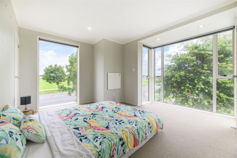 Photo of property in 1 Tarapiroe Avenue, Takanini, 2112
