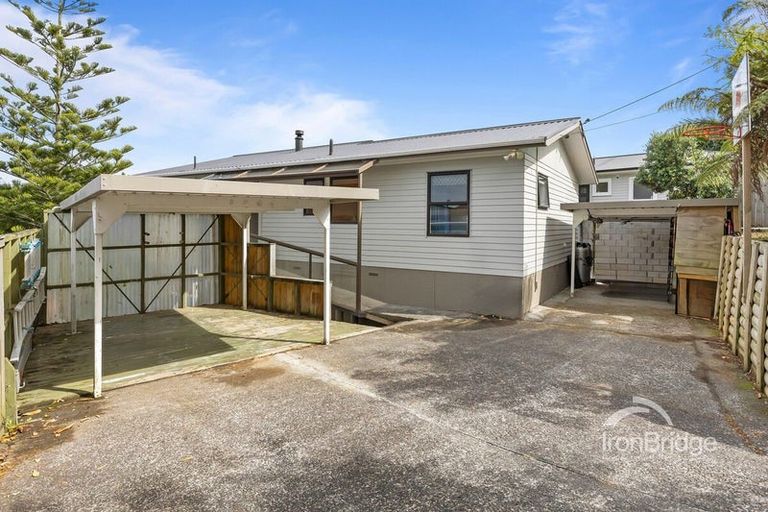 Photo of property in 7 Sea Vista Avenue, Beach Haven, Auckland, 0626