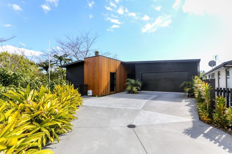 Photo of property in 12 Mackillop Way, Brooklands, New Plymouth, 4310