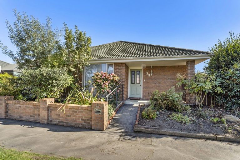Photo of property in 33 Dee Street, St Albans, Christchurch, 8014