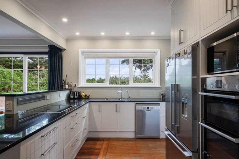 Photo of property in 1 Rosetta Road, Raumati South, Paraparaumu, 5032