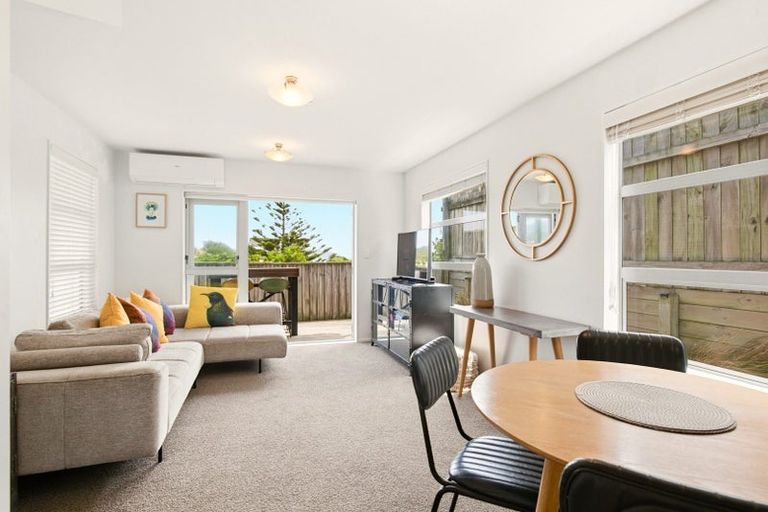 Photo of property in 5/14f Tireti Road, Titahi Bay, Porirua, 5022
