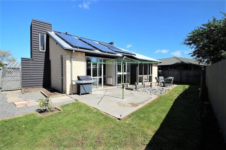 Photo of property in 15a Primrose Street, Northcote, Christchurch, 8052