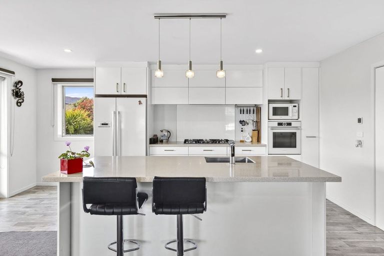 Photo of property in 1 Criffel Place, Luggate, Cromwell, 9383