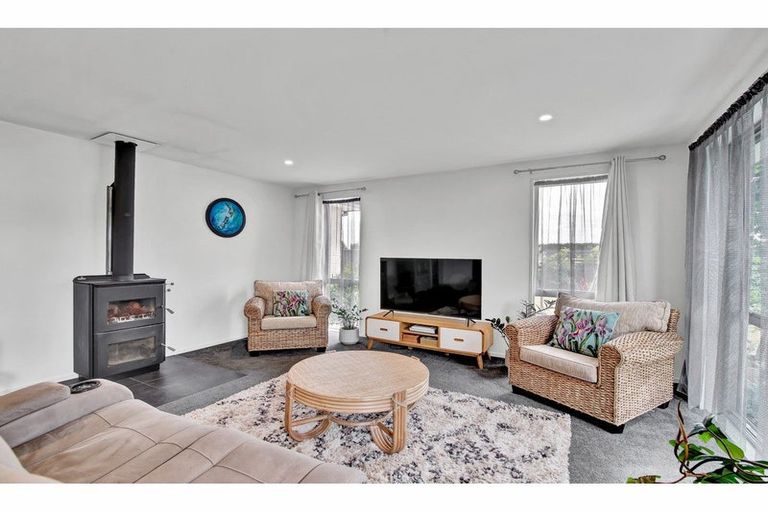 Photo of property in 27 Westpark Boulevard, Rangiora, 7400