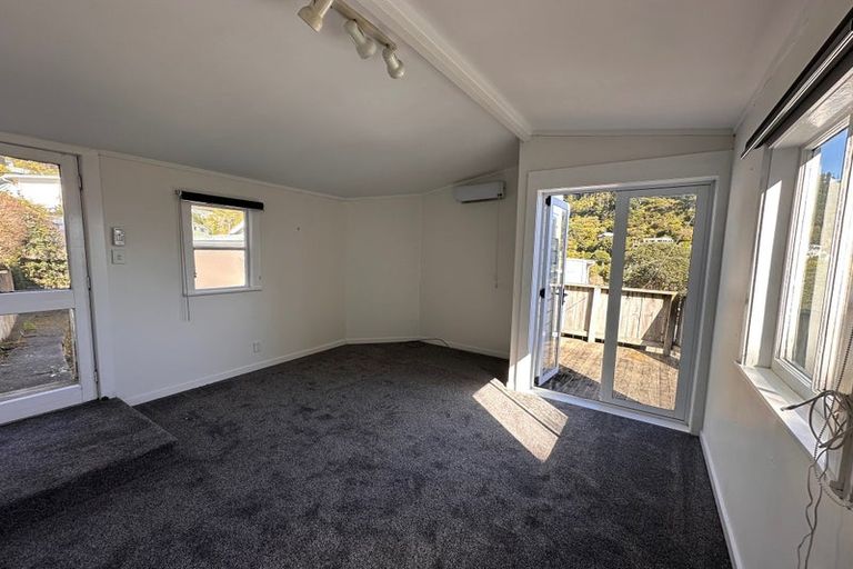 Photo of property in 23 Totara Street, Eastbourne, Lower Hutt, 5013