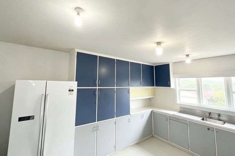 Photo of property in 121 Sturges Road, Henderson, Auckland, 0612