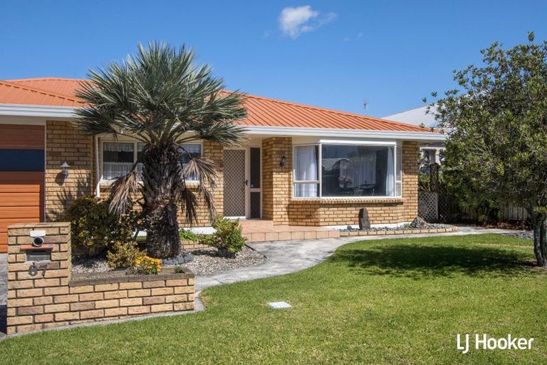 Photo of property in 87 Beach Road, Waihi Beach, 3611
