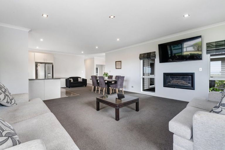 Photo of property in 23 Manhattan Rise, Orewa, 0931