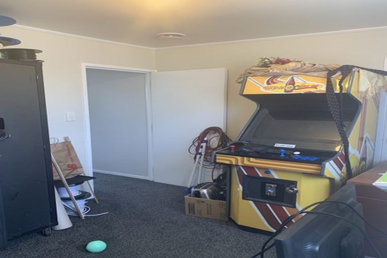 Photo of property in 2/4 Etherton Drive, Weymouth, Auckland, 2103