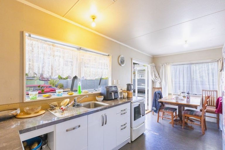 Photo of property in 20 Ellison Street, Otane, 4202