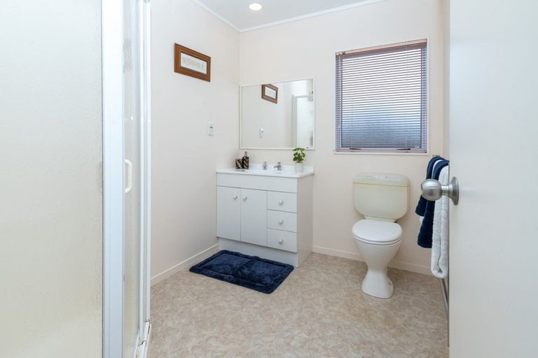 Photo of property in 39b Portadown Avenue, Pakuranga Heights, Auckland, 2010