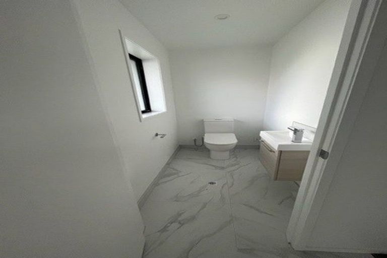 Photo of property in 2/41 Collingwood Street, Waterloo, Lower Hutt, 5011