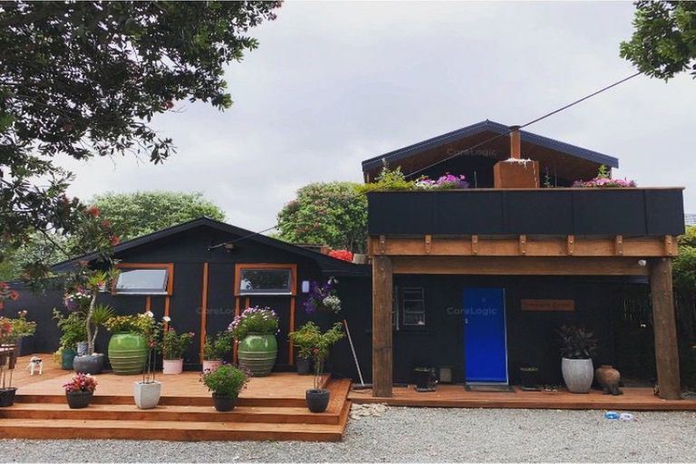 Photo of property in 2 The Avenue, Otaki Beach, Otaki, 5512