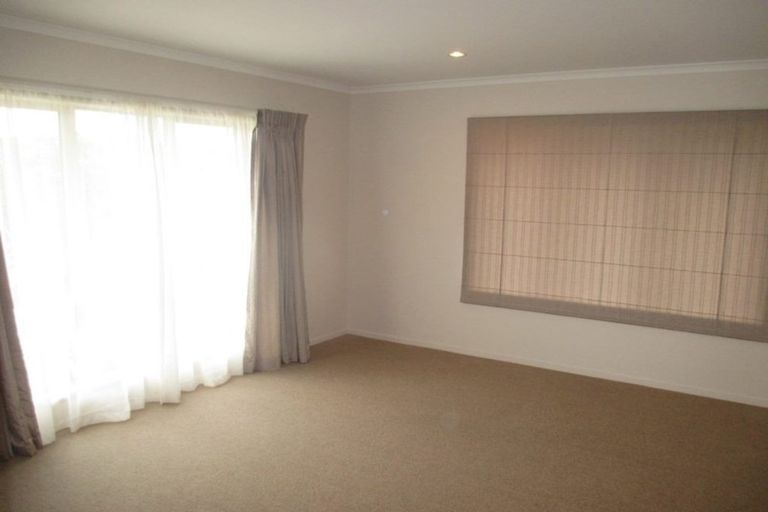 Photo of property in 12 Piwakawaka Court, Rototuna North, Hamilton, 3210