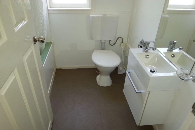 Photo of property in 1-3 Mudges Terrace, Newtown, Wellington, 6021