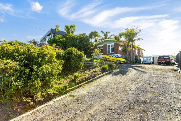 Photo of property in 22 Arapito Road, Titirangi, Auckland, 0604