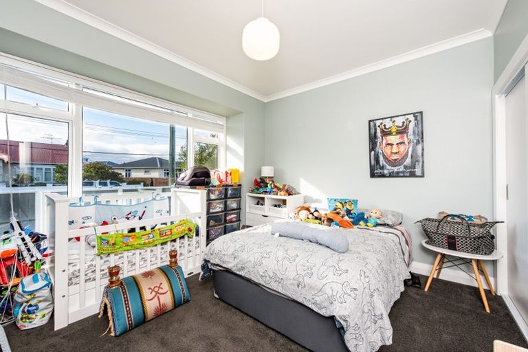 Photo of property in 204 Coutts Street, Rongotai, Wellington, 6022