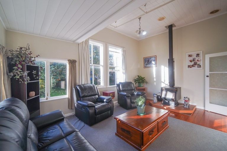 Photo of property in 54 Grey Street, Marton, 4710