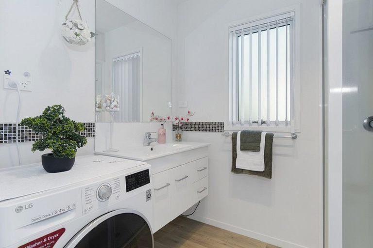 Photo of property in 11 Kamahi Crescent, Papamoa Beach, Papamoa, 3118