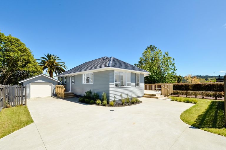Photo of property in 16a Tapu Road, Huapai, Kumeu, 0810