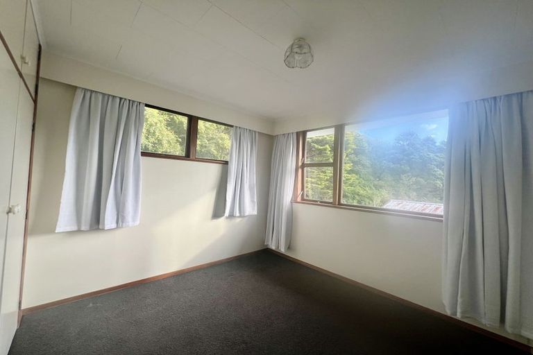 Photo of property in 6 Barberry Grove, Maungaraki, Lower Hutt, 5010